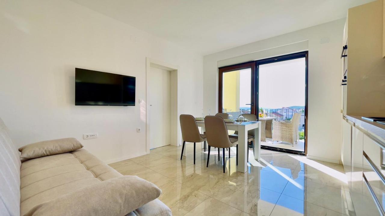 Apartments Sunflower Dramalj Bagian luar foto